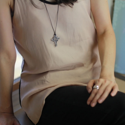 cruz de modelno pendant