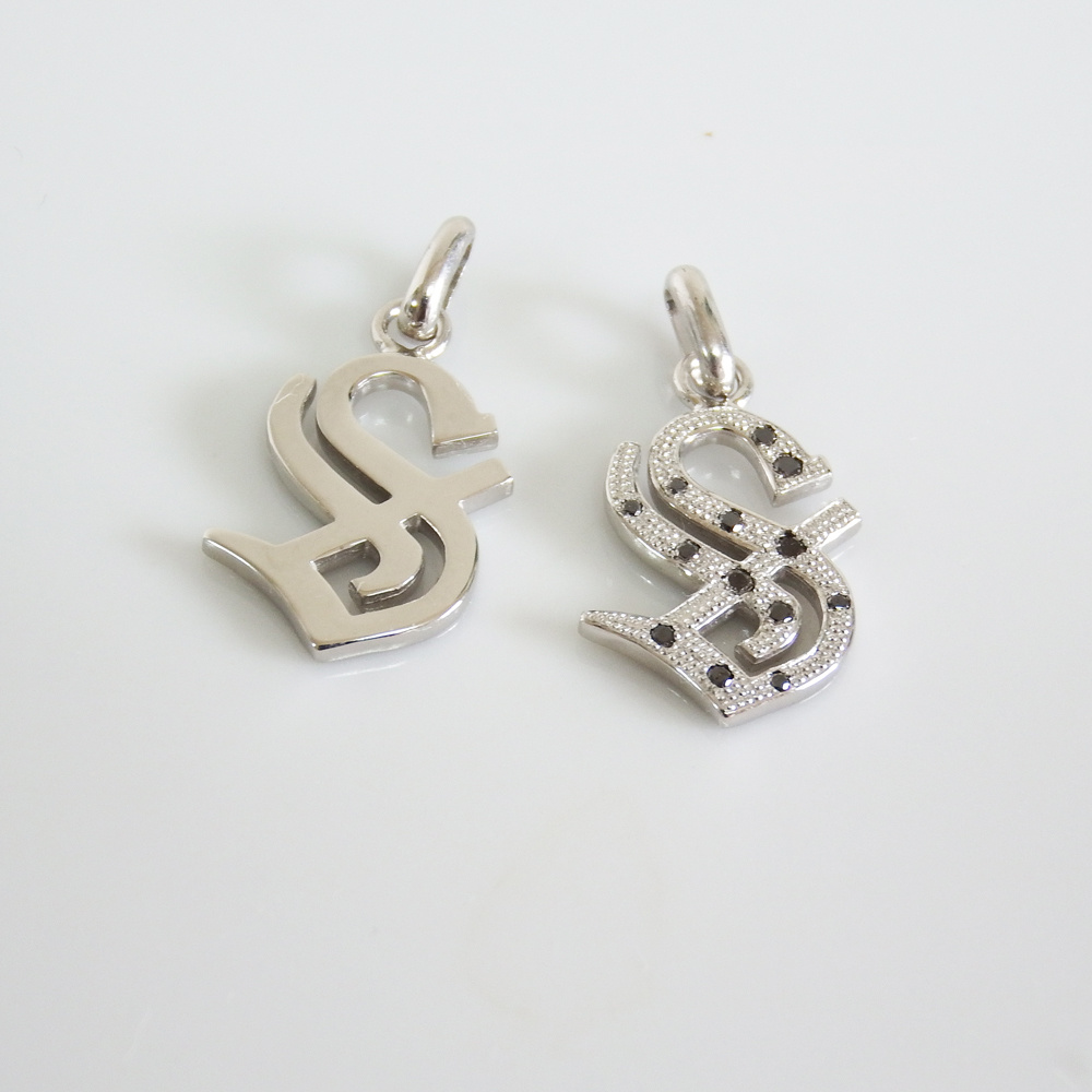 イニシャルペンダントトップ