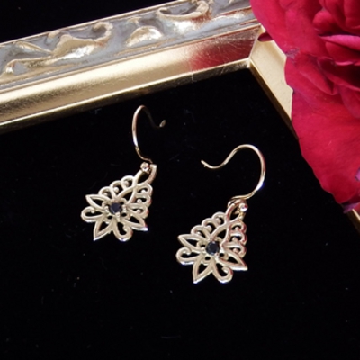 透かしピアス画像１