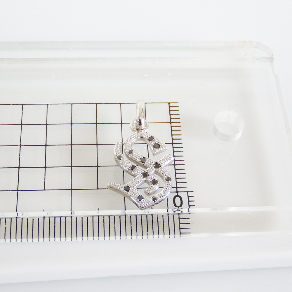 イニシャルペンダントトップ