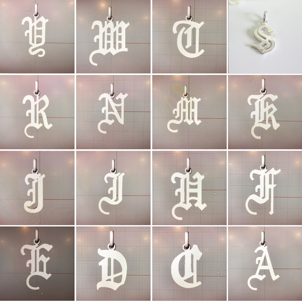 イニシャルペンダントトップ