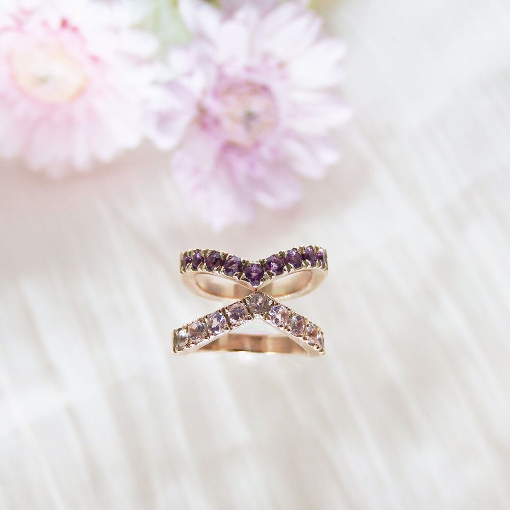 V字ハーフエタニティーピンキーリング画像４