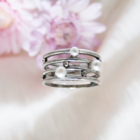 パール４連リング