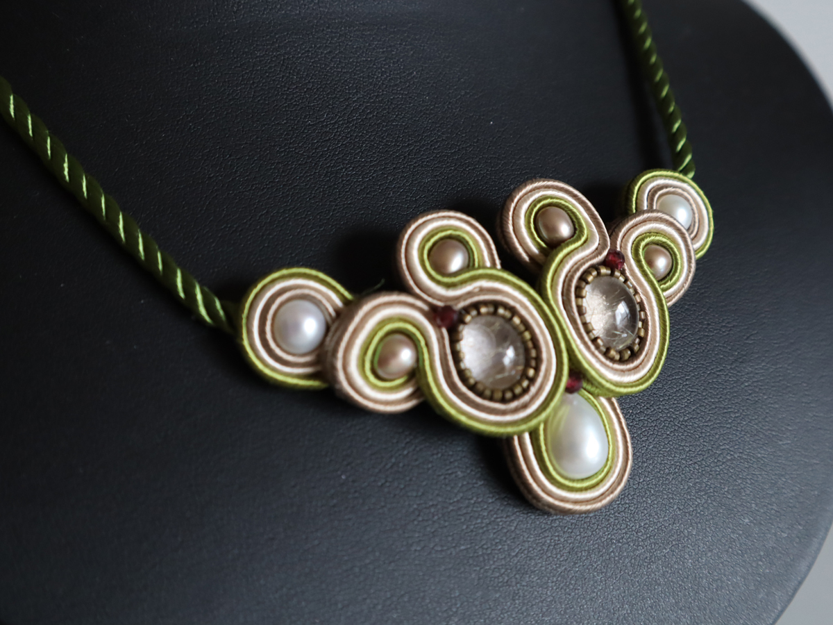 ルチルクォーツチョーカー