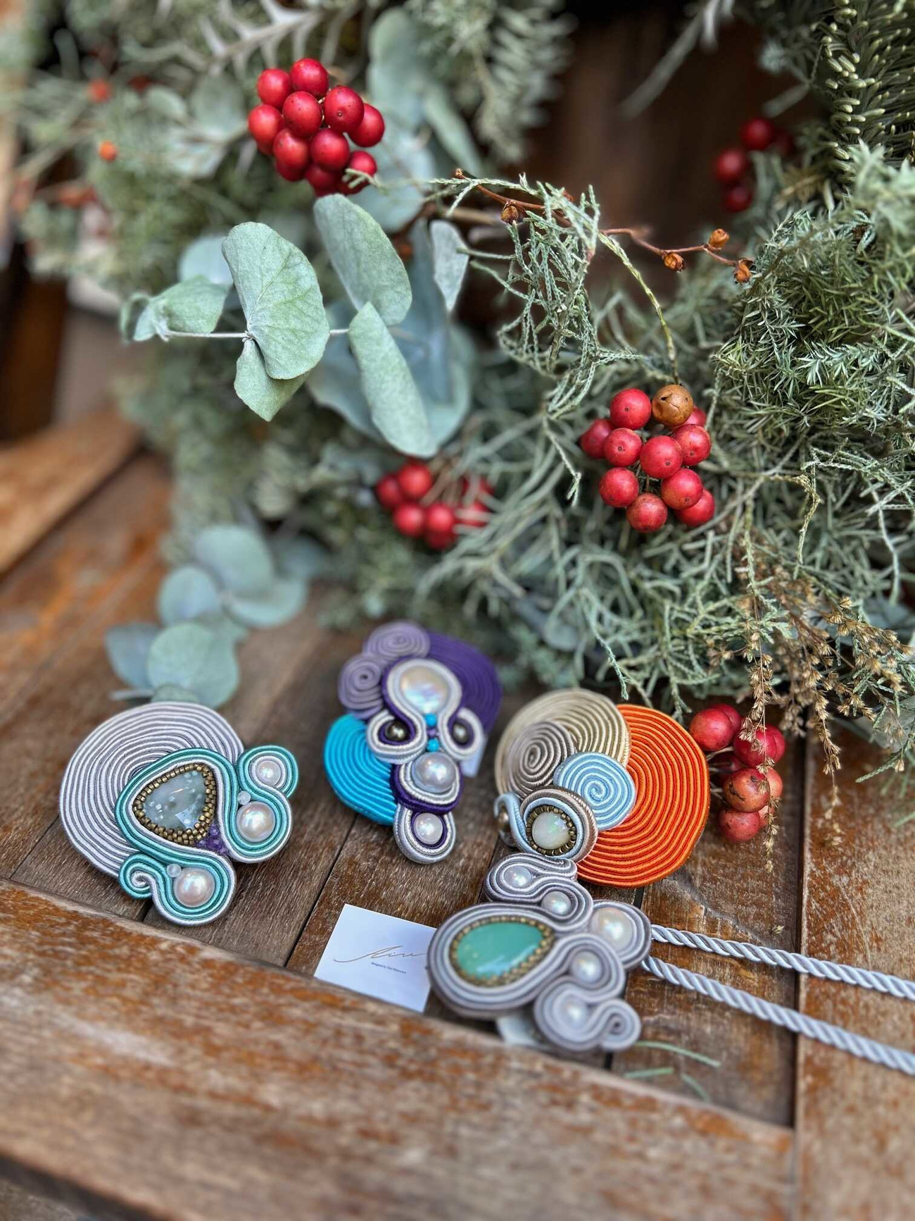 ソウタシエ　ブローチたち