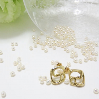 イエローゴールド　ミュシャピアス画像