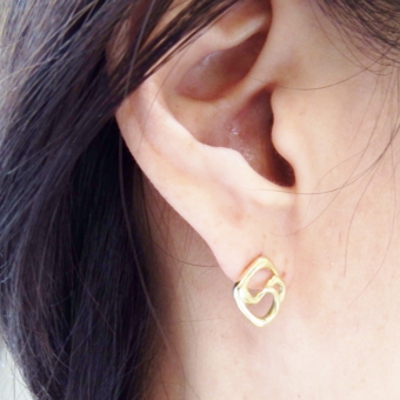 ミュシャピアス　正面着用画像